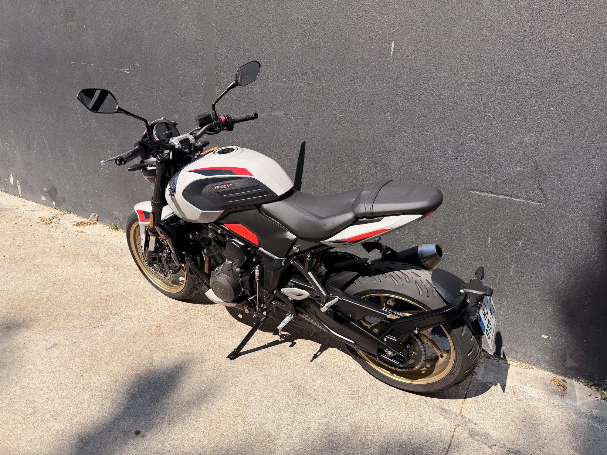 TRIUMPH TRIDENT 800 – Image 4
