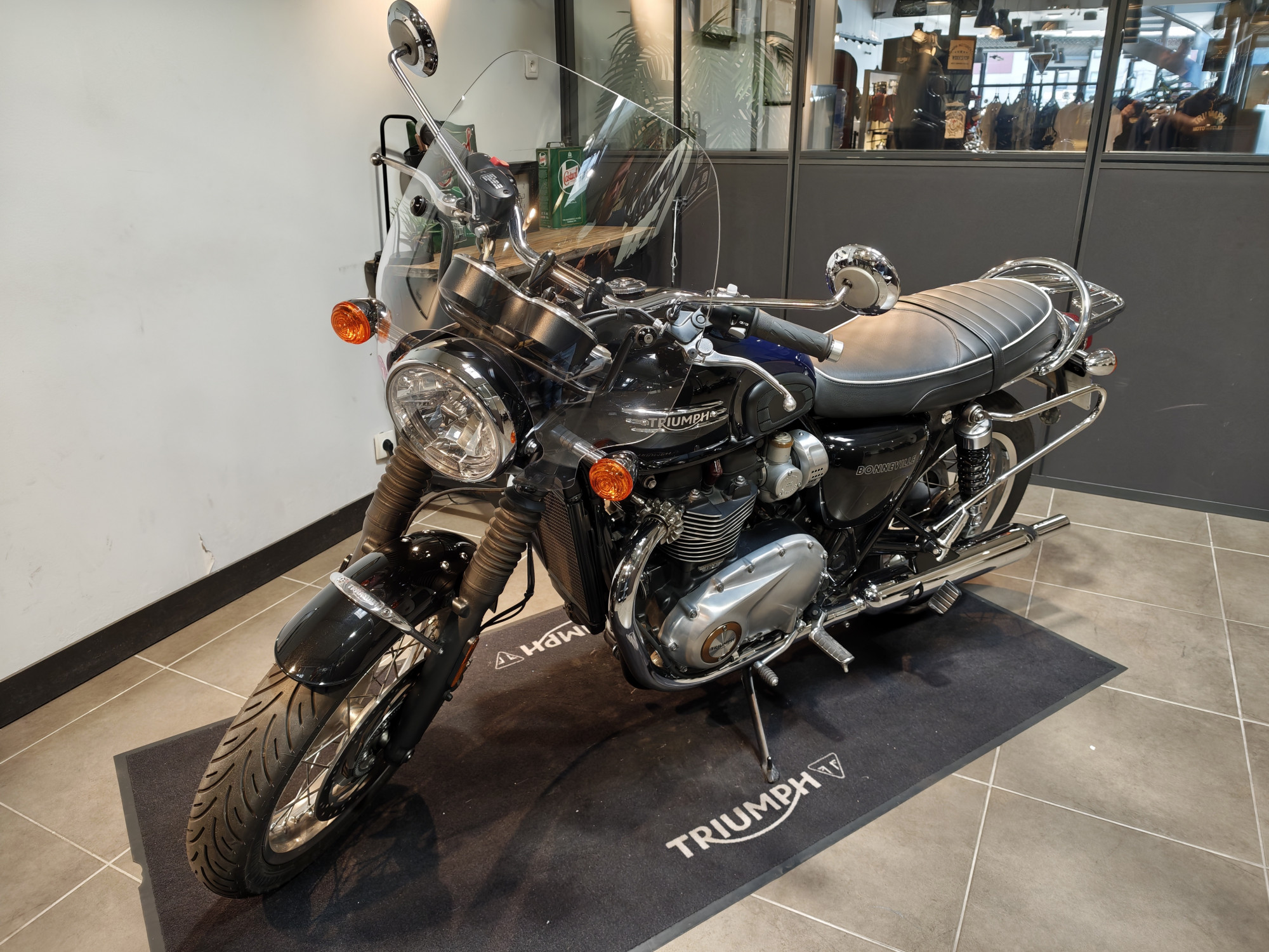 TRIUMPH BONNEVILLE T120 STEALTH – Image 4