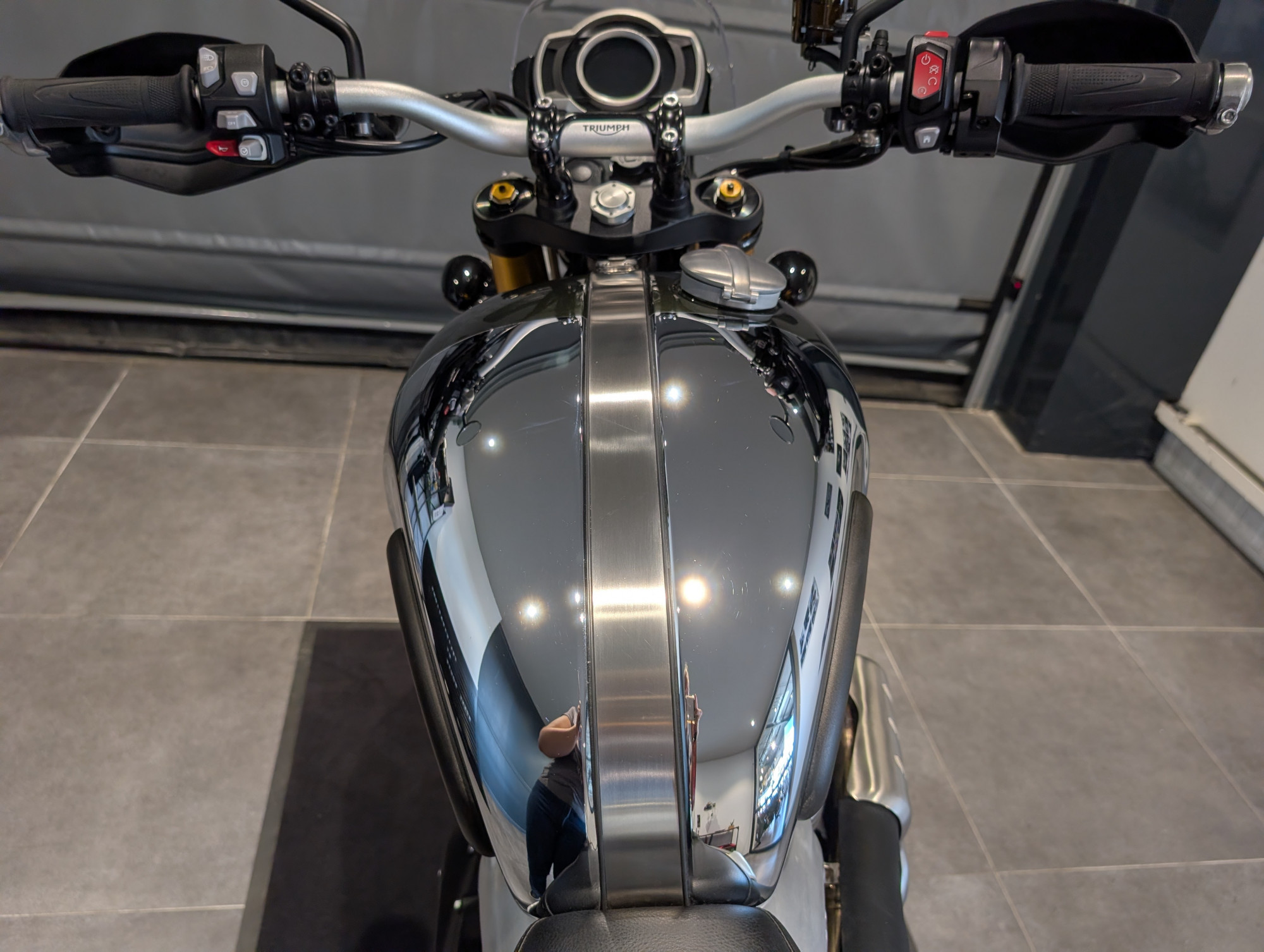TRIUMPH SCRAMBLER 1200 XE CHROME EDITION – Image 9