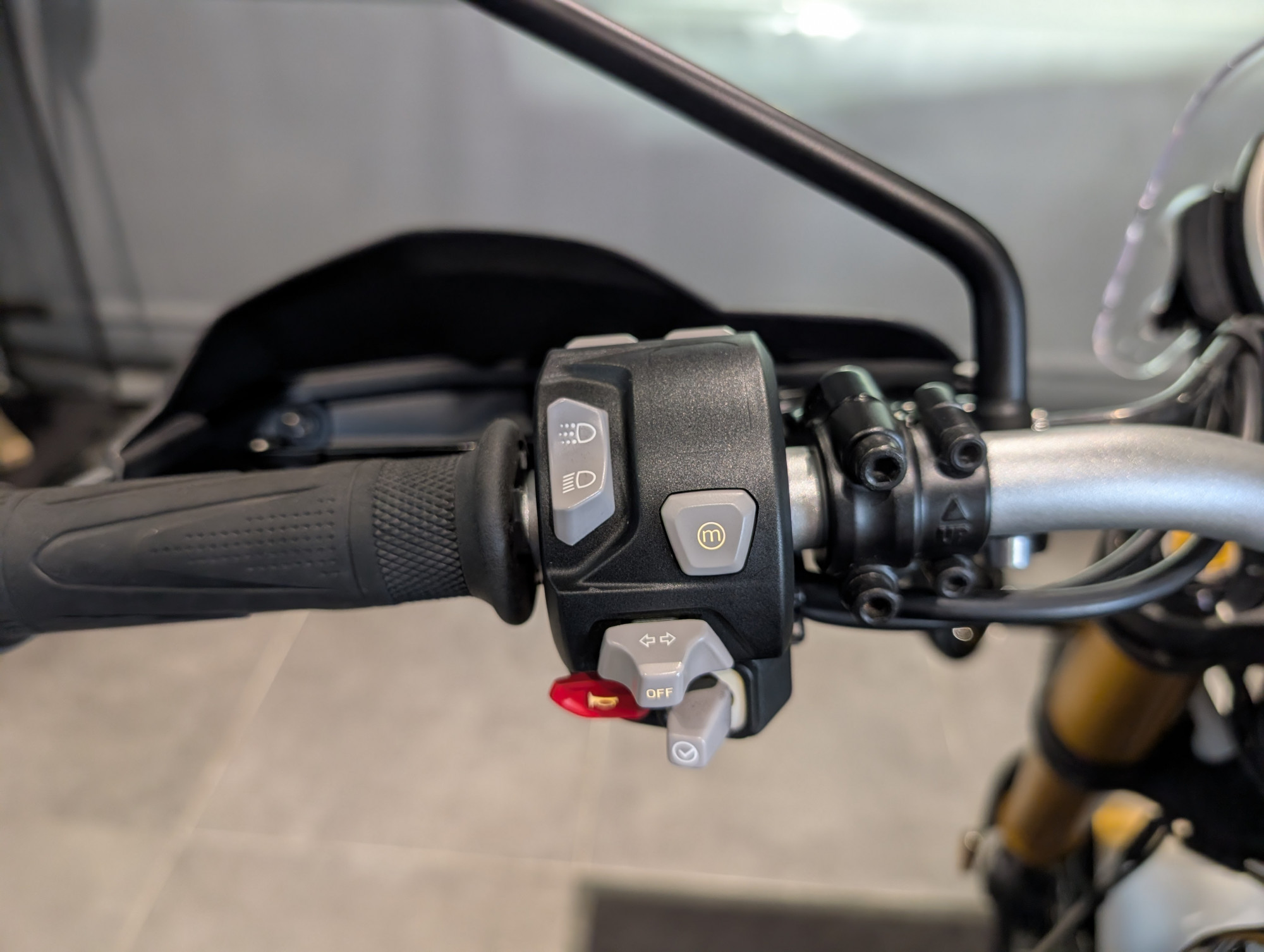 TRIUMPH SCRAMBLER 1200 XE CHROME EDITION – Image 11