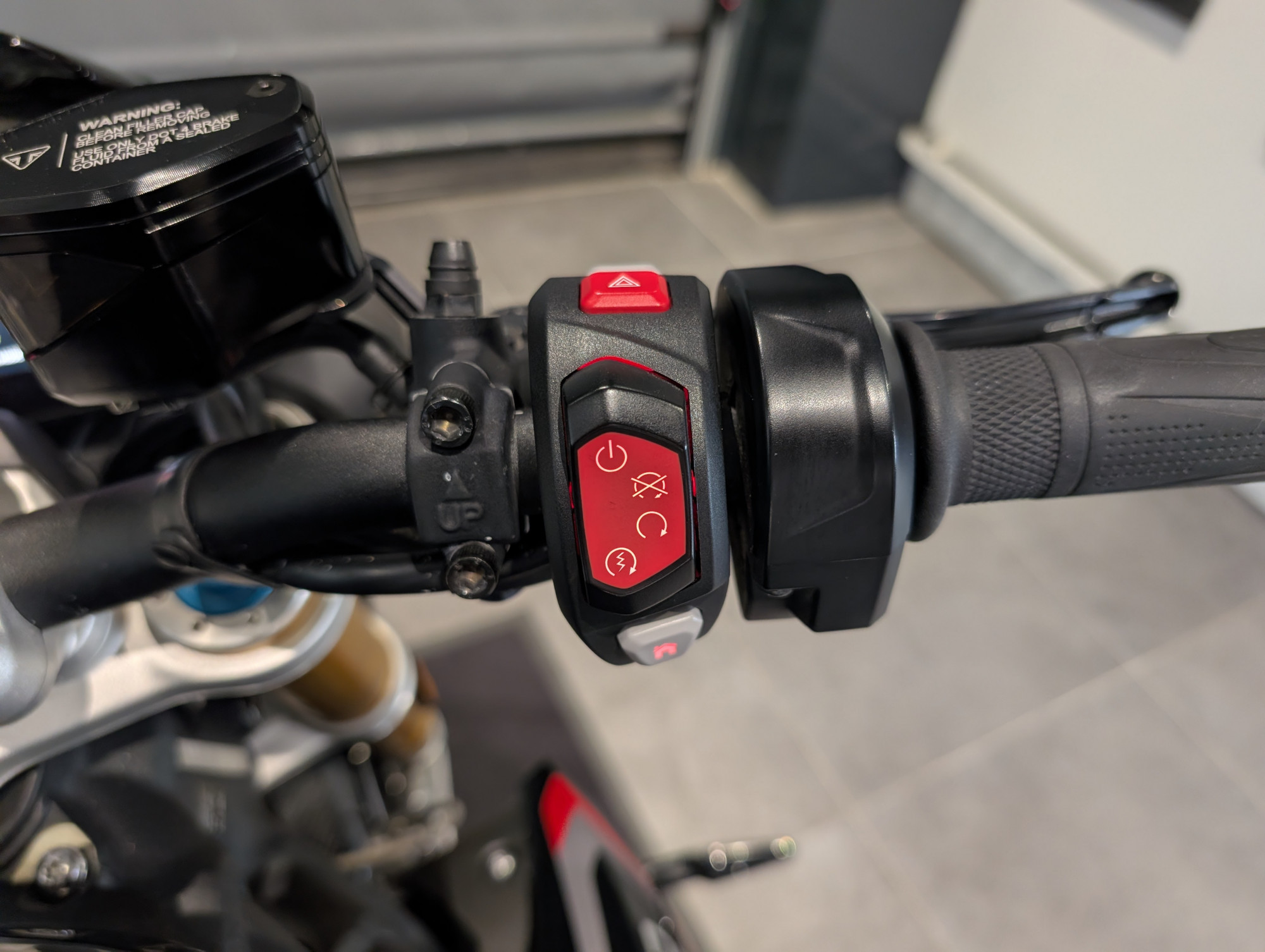 TRIUMPH SPEED TRIPLE 1200 RS – Image 10