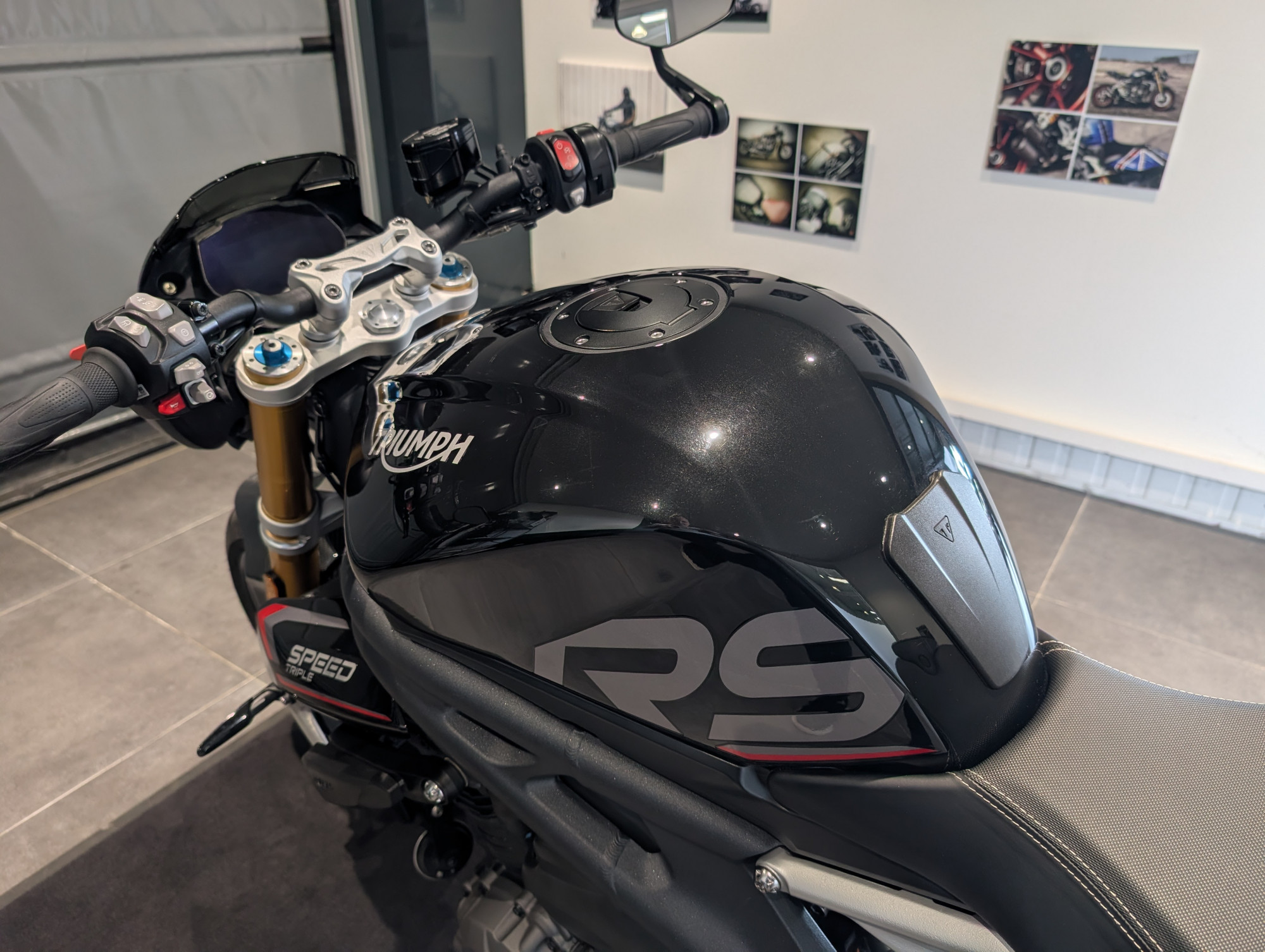 TRIUMPH SPEED TRIPLE 1200 RS – Image 13