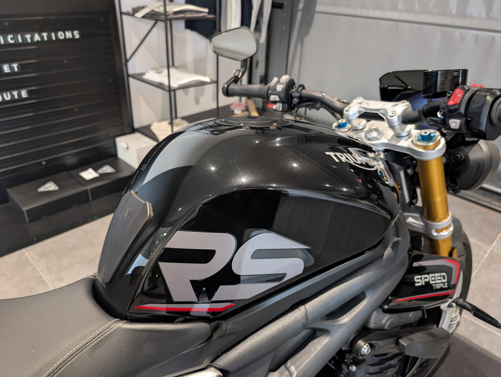 TRIUMPH SPEED TRIPLE 1200 RS – Image 14