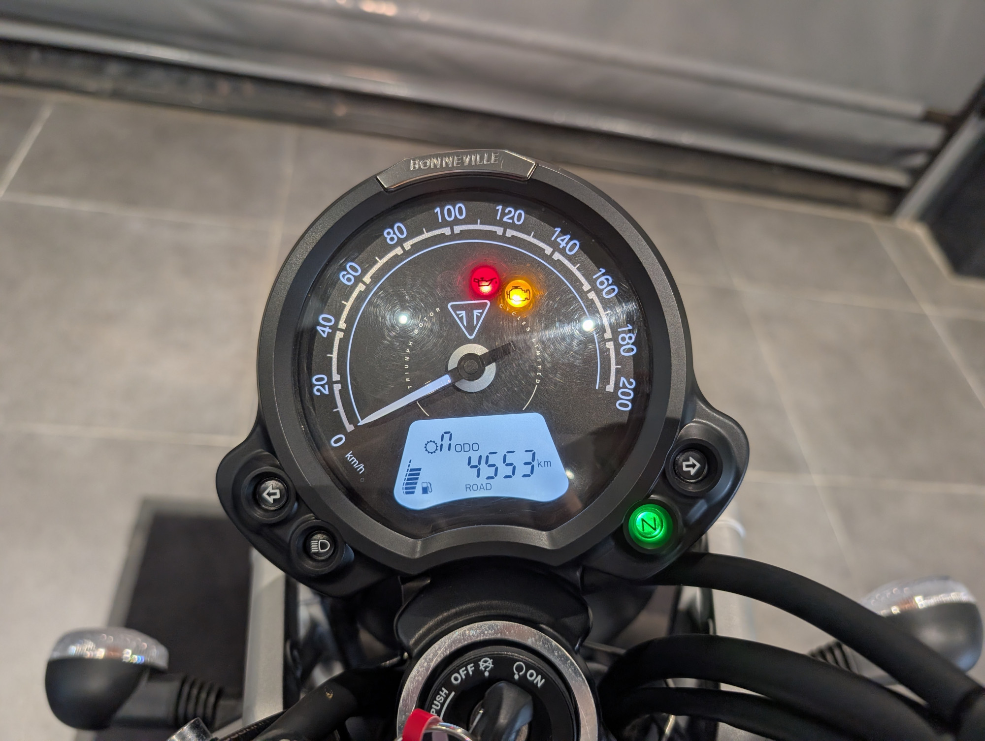 TRIUMPH STREET SCRAMBLER 900 – Image 8