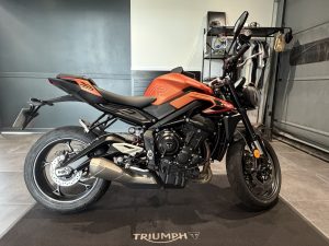 TRIUMPH STREET TRIPLE 765 R