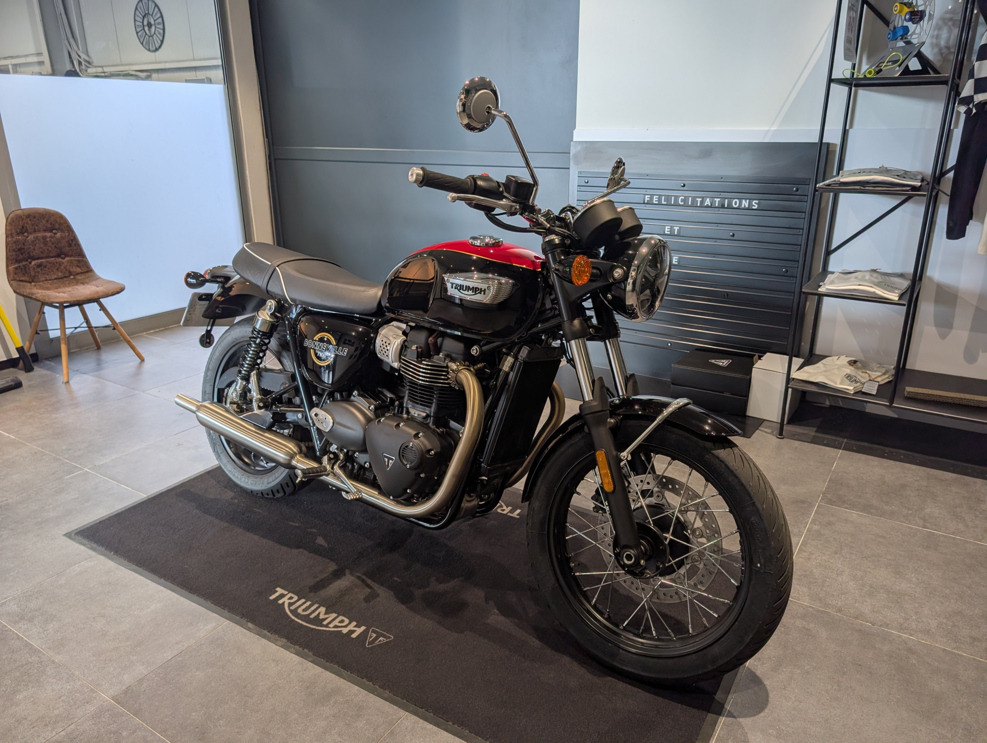 TRIUMPH Bonneville T100 A2 - DEBRIDABLE – Image 3