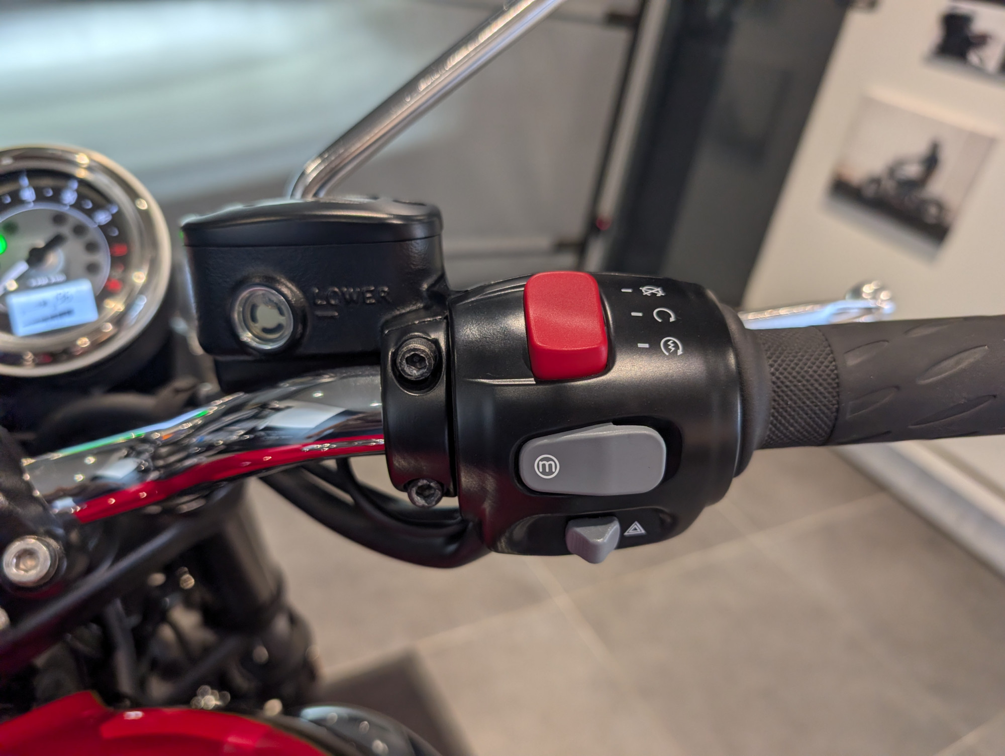 TRIUMPH Bonneville T100 A2 - DEBRIDABLE – Image 15