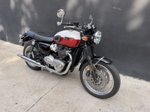TRIUMPH BONNEVILLE T120