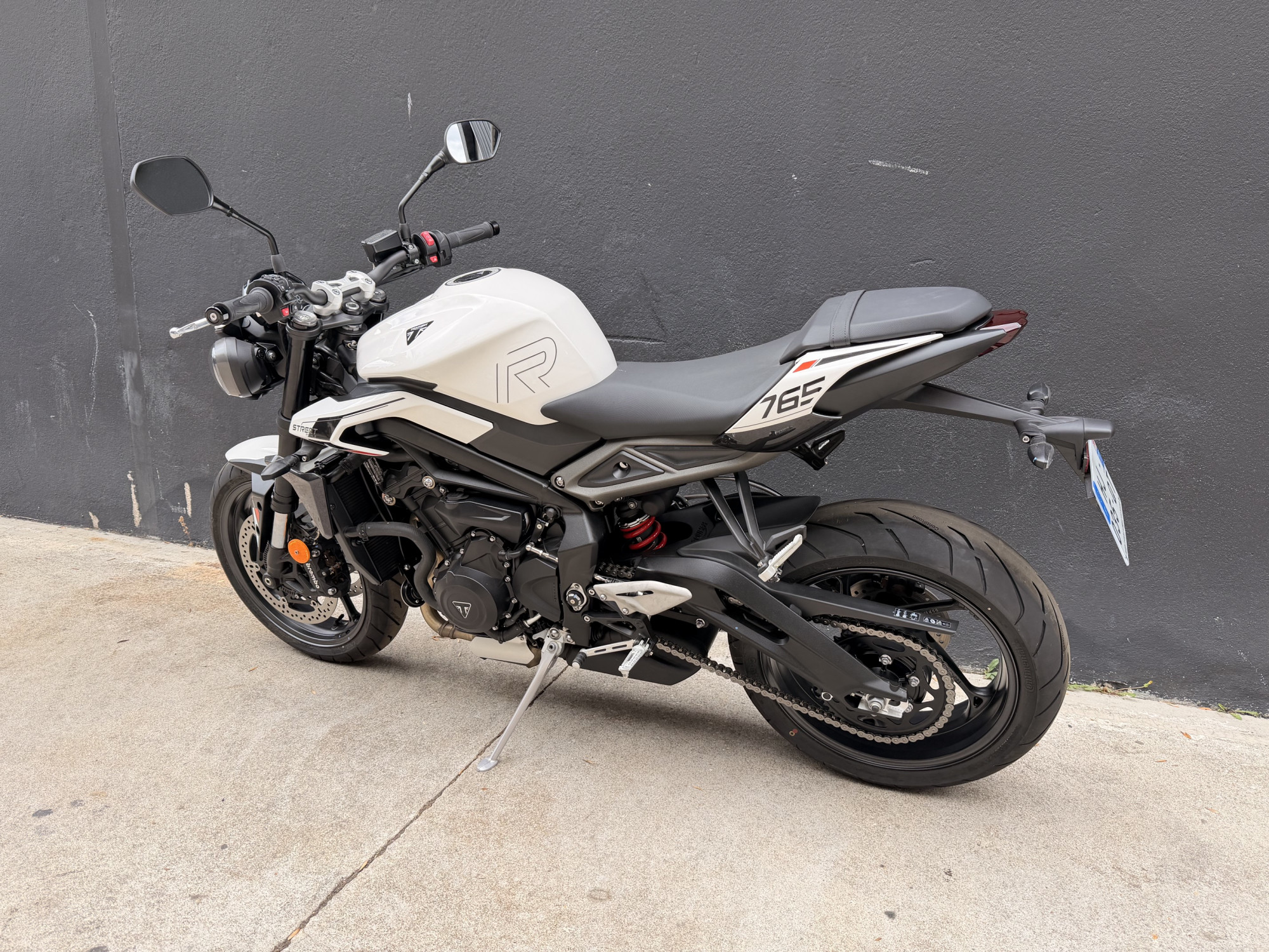 TRIUMPH STREET TRIPLE 765 R - NON ELIGIBLE A2 – Image 3
