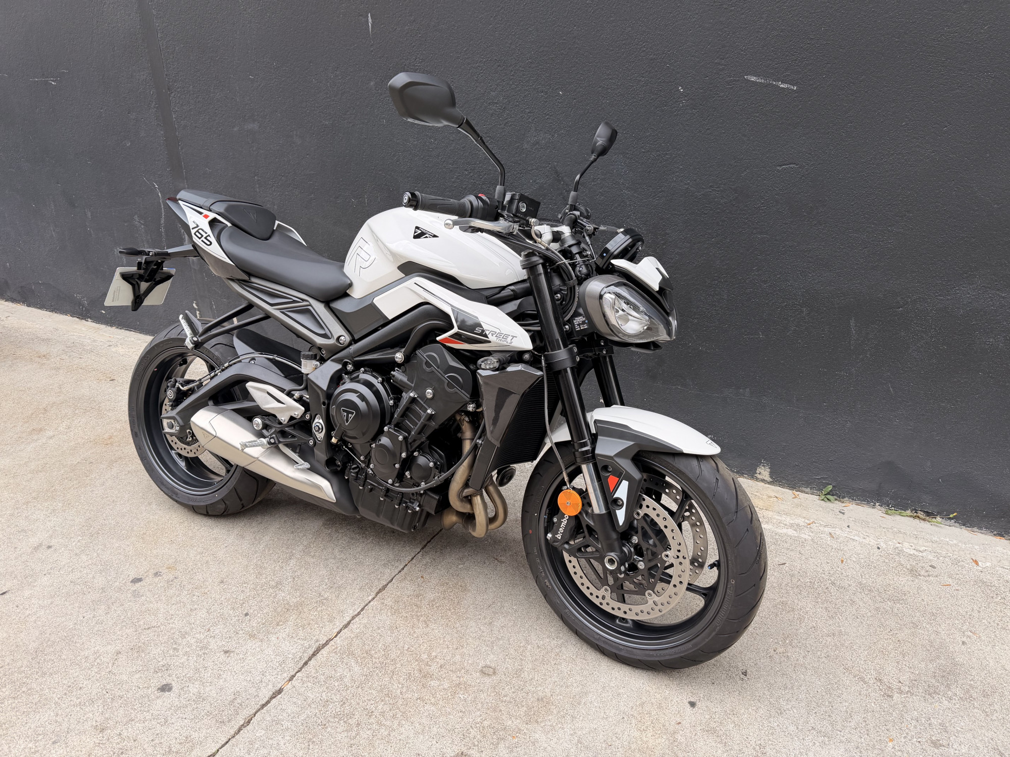 TRIUMPH STREET TRIPLE 765 R - NON ELIGIBLE A2