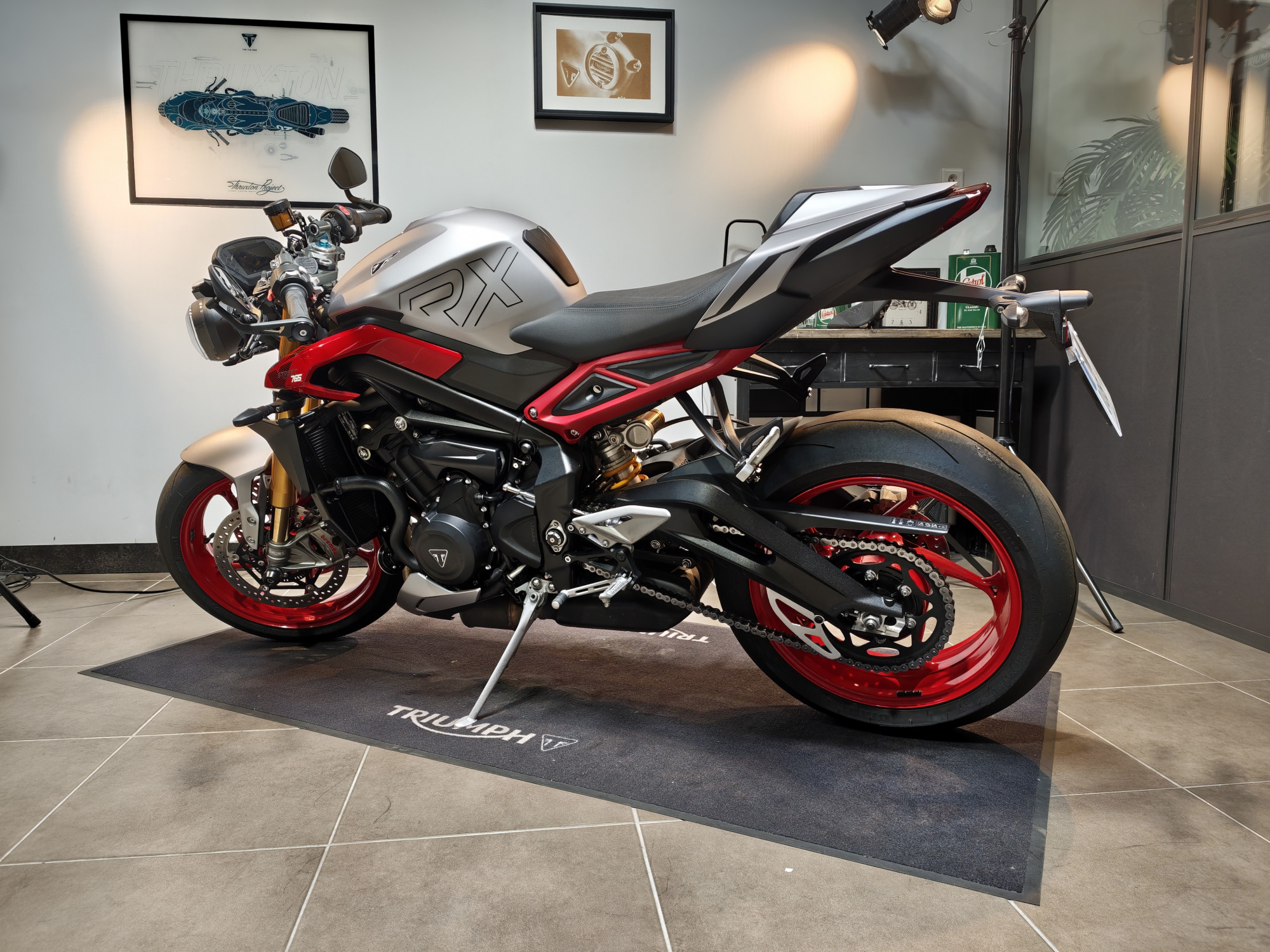 TRIUMPH STREET TRIPLE 765 RX – Image 3