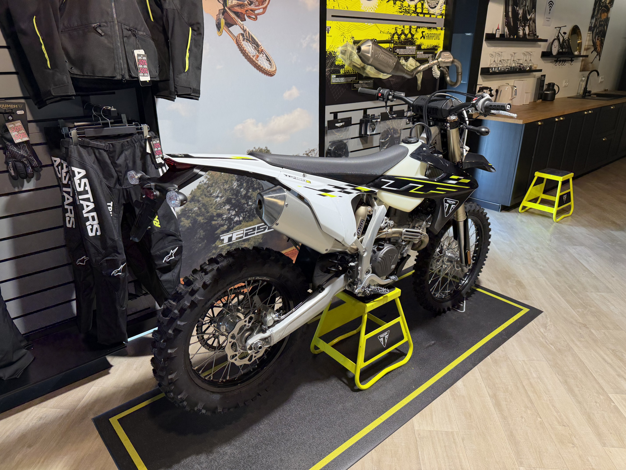 TRIUMPH TF 450-E - pack livraison inclus – Image 2