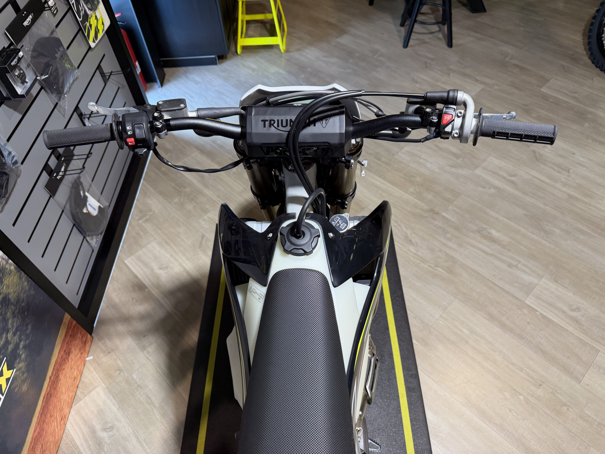 TRIUMPH TF 450-E - pack livraison inclus – Image 4