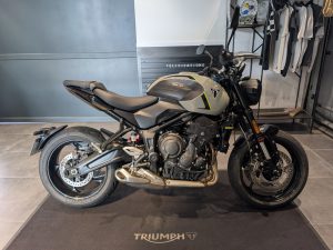 TRIUMPH TRIDENT 660