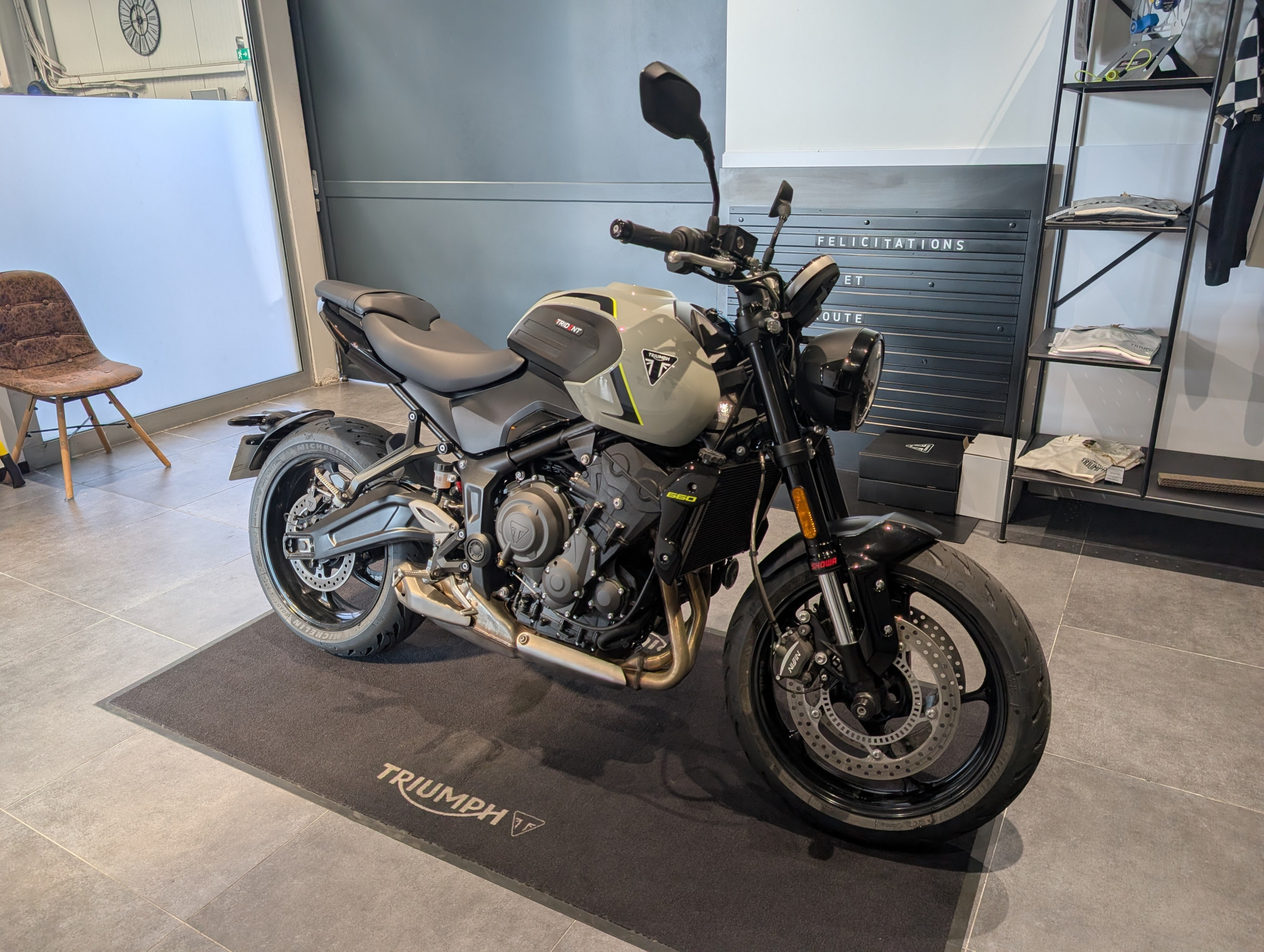 TRIUMPH TRIDENT 660 – Image 2