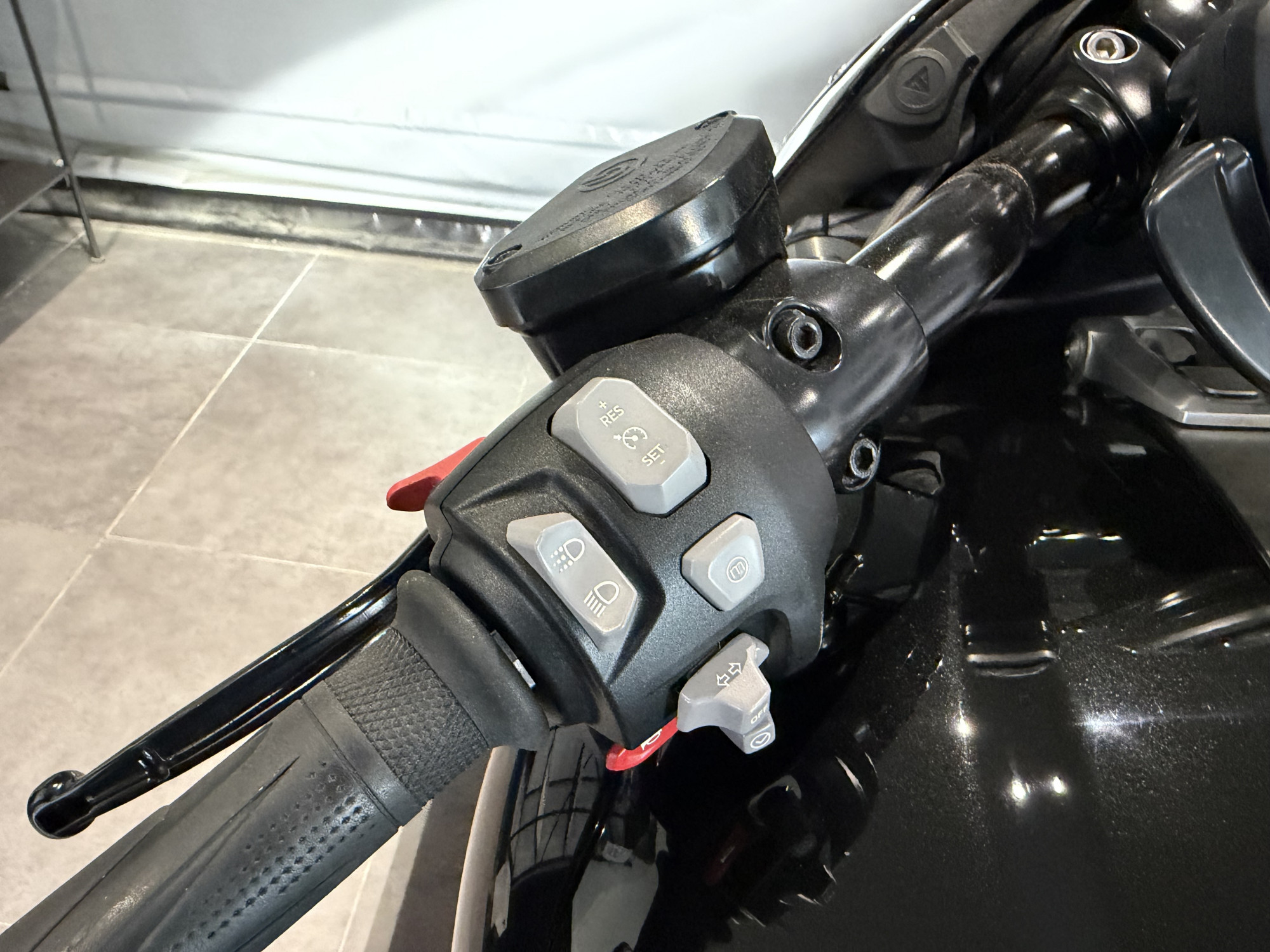 TRIUMPH ROCKET 3 R STORM – Image 11