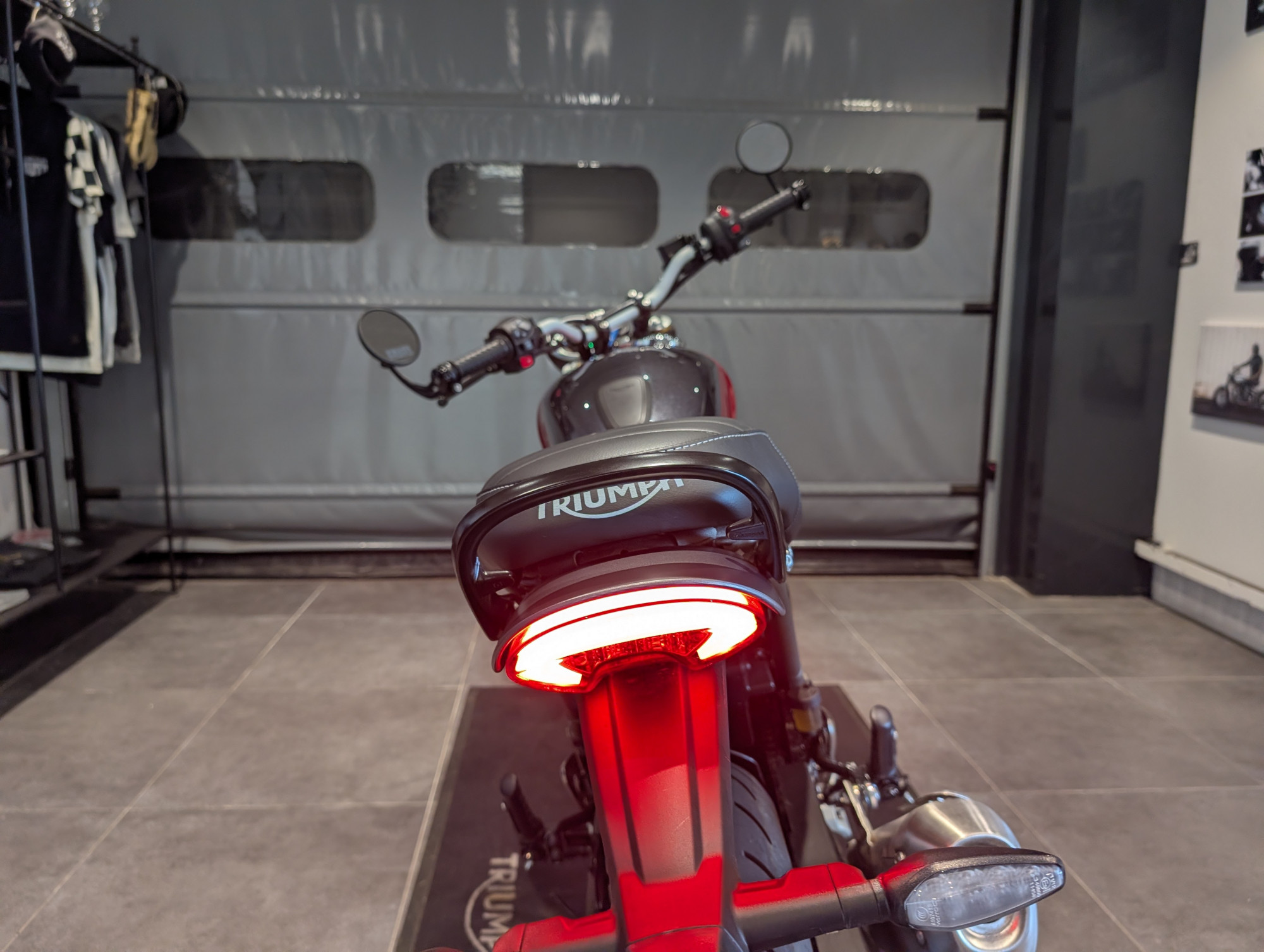 TRIUMPH SPEED 400 – Image 7