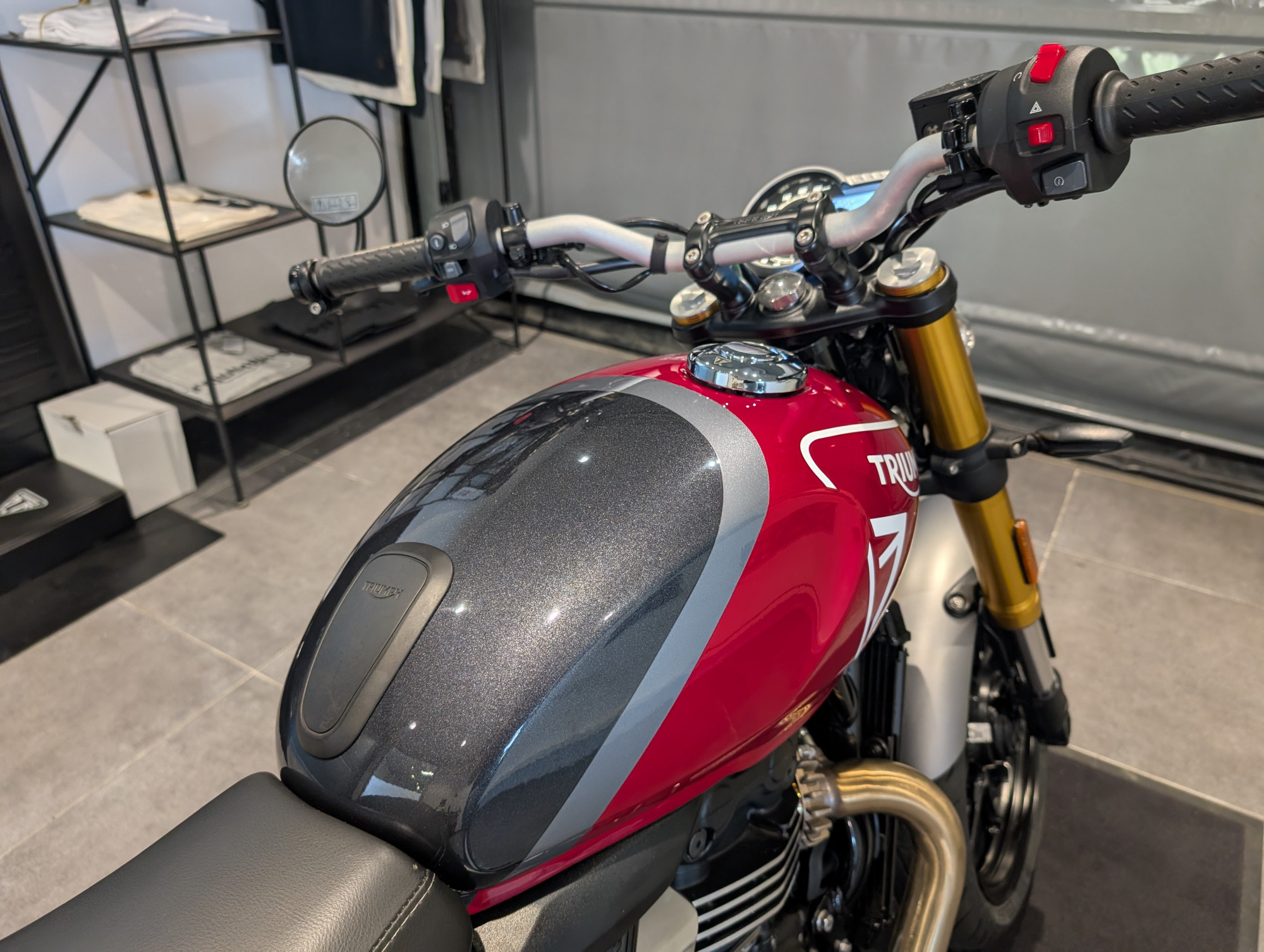 TRIUMPH SPEED 400 – Image 8