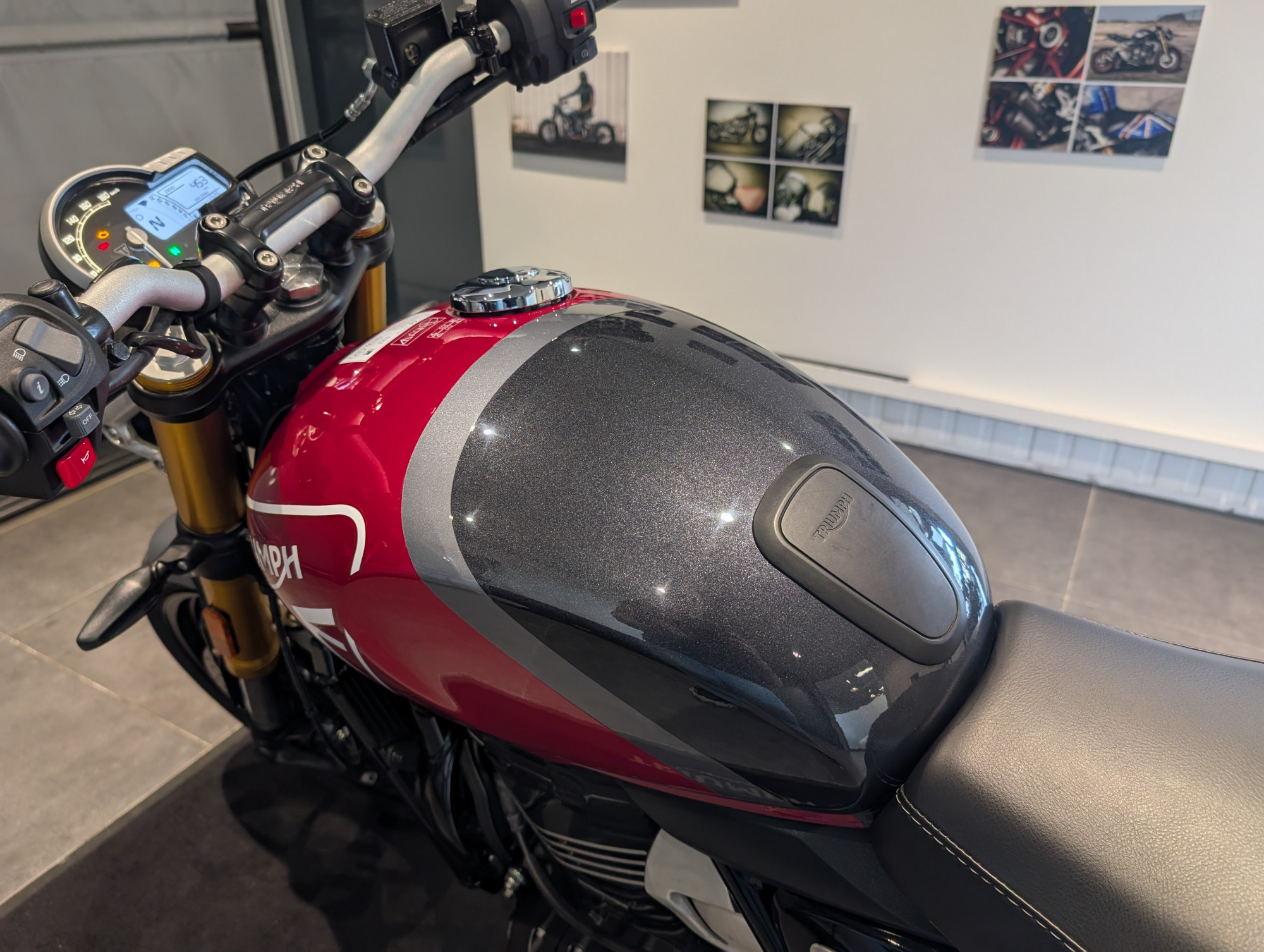 TRIUMPH SPEED 400 – Image 9