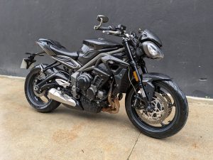 TRIUMPH STREET TRIPLE 765 R LOW